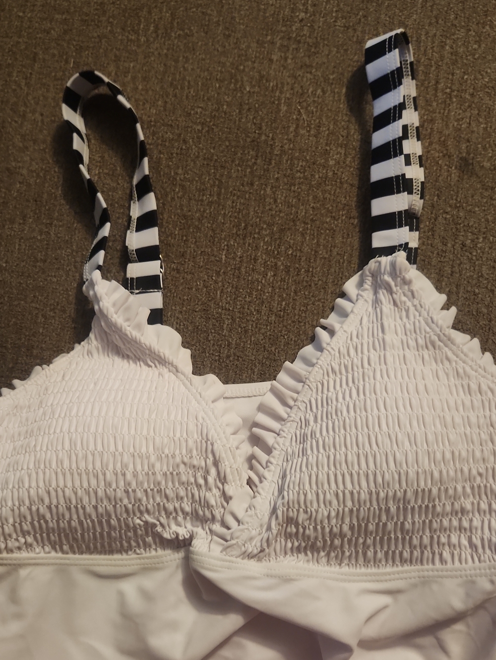 Swim Top Ruffle Top (L) - Picture 5 of 5